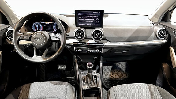 Audi Q2 10 of 19