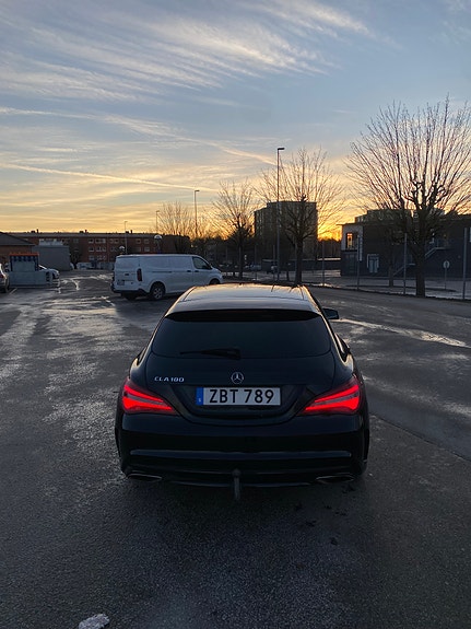 Mercedes-Benz CLA180 11 of 18