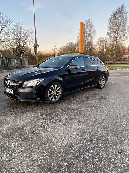 Mercedes-Benz CLA180 16 of 18