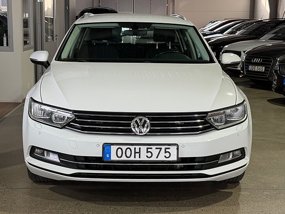 Volkswagen Passat 16 of 24
