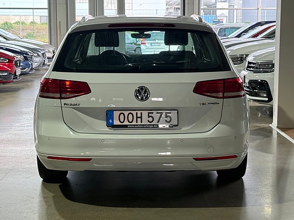 Volkswagen Passat 9 of 24