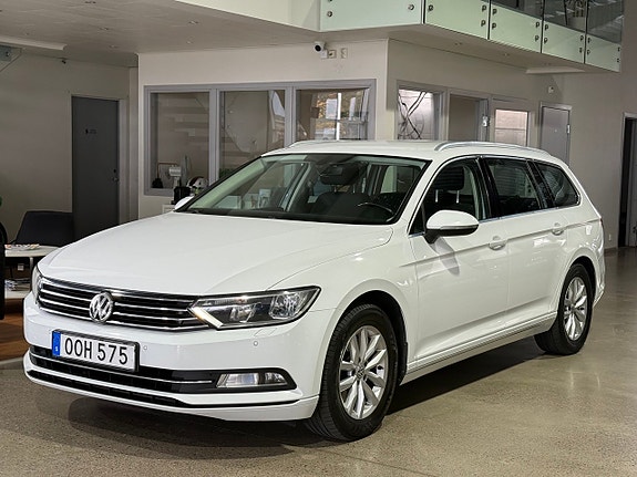 Volkswagen Passat 2 of 24