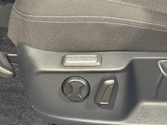Volkswagen Passat 18 of 24