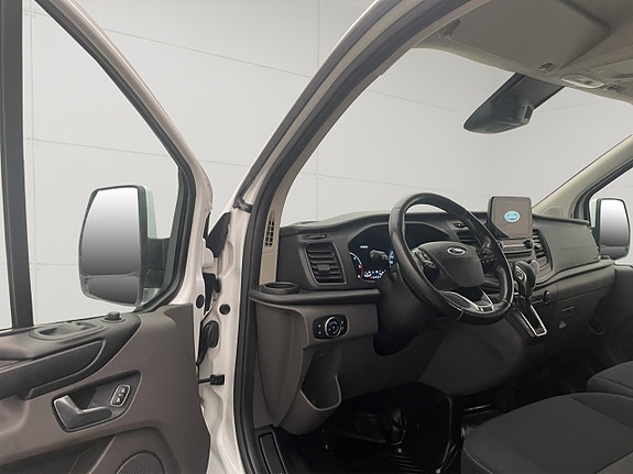 Ford Transit Custom 14 of 30