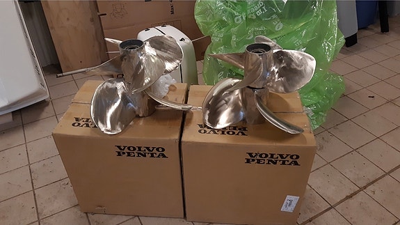 Product image 1 of 2