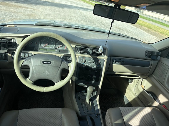 Volvo S70 8 of 13