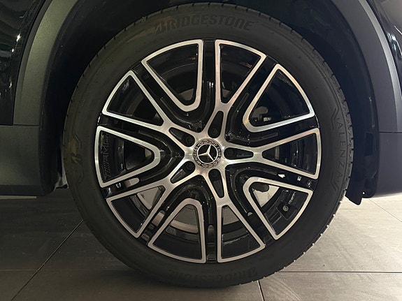 Mercedes-Benz GLB200 14 of 16