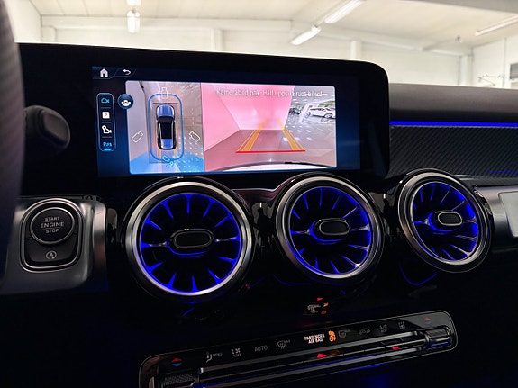 Mercedes-Benz GLB200 8 of 16