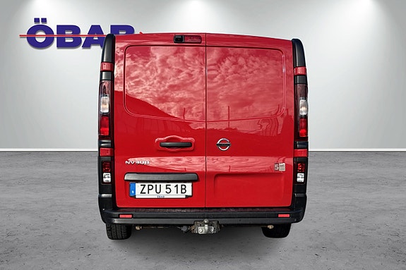 Nissan NV300 5 of 17