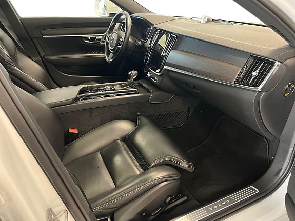 Volvo V90 Cross Country 13 of 29