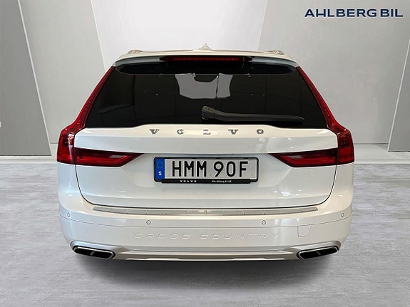 Volvo V90 Cross Country 7 of 29