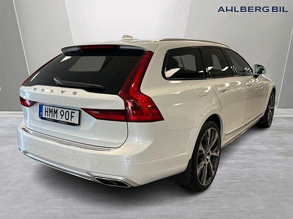 Volvo V90 Cross Country 5 of 29