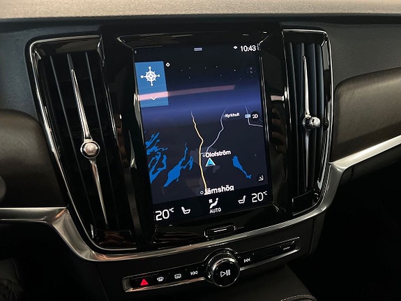 Volvo V90 Cross Country 17 of 29