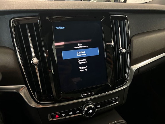 Volvo V90 Cross Country 19 of 29