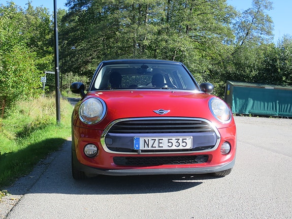 MINI Cooper 2 of 6