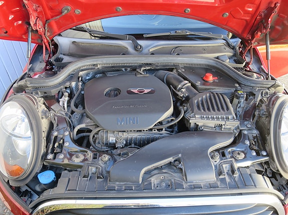 MINI Cooper 4 of 6