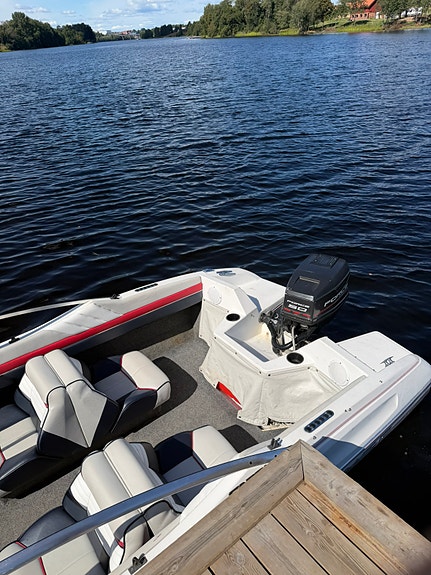 Bayliner 1700 Capri BR med stabil 30-trailer 7 of 9
