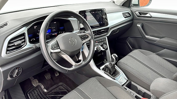 Volkswagen T-Roc 7 of 13