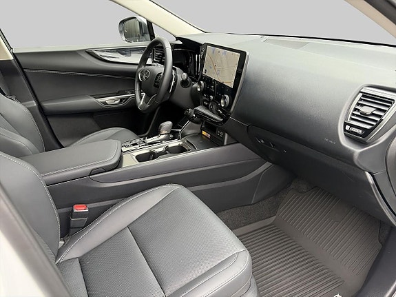 Lexus NX350h 6 of 20