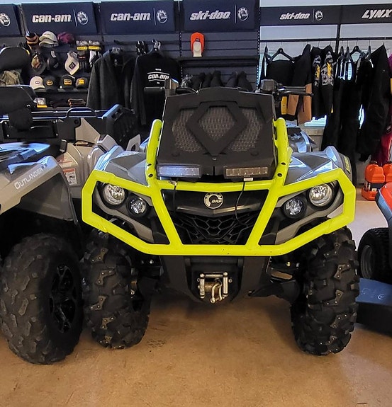 Can-am Outlander 650 XMR 2021 2 of 2
