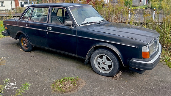 Volvo 264 3 of 8