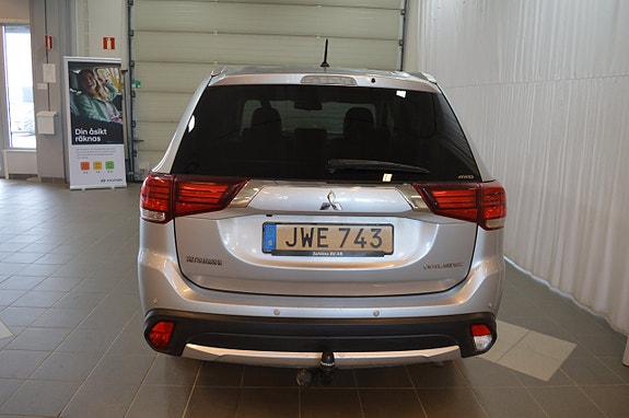 Mitsubishi Outlander 4 of 24