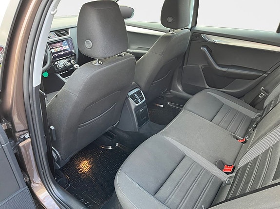 Skoda Octavia 11 of 15