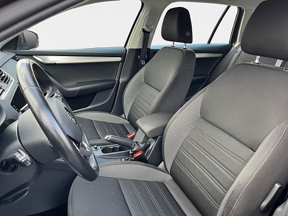 Skoda Octavia 10 of 15