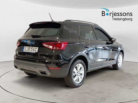 Seat Arona 3 of 15