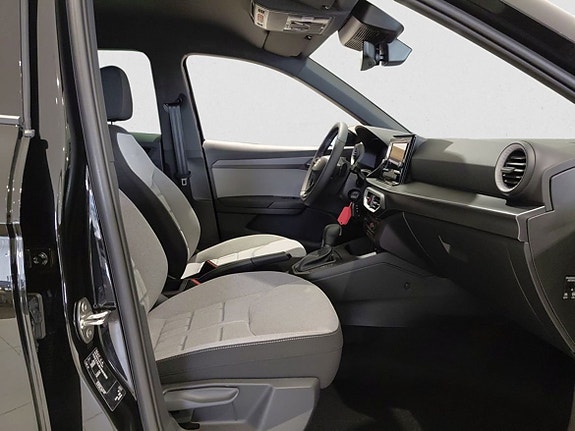 Seat Arona 14 of 15