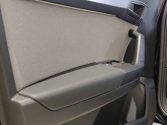 Seat Arona 8 of 15