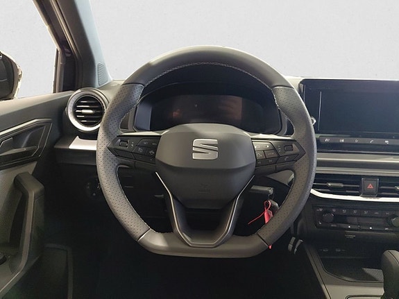Seat Arona 10 of 15