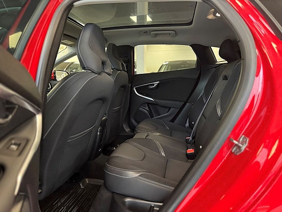 Volvo V40 14 of 21