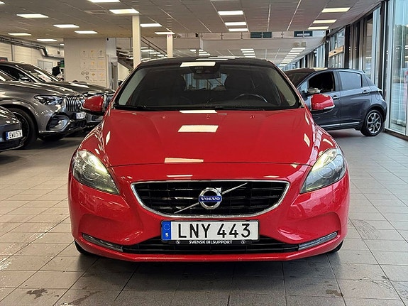 Volvo V40 7 of 21