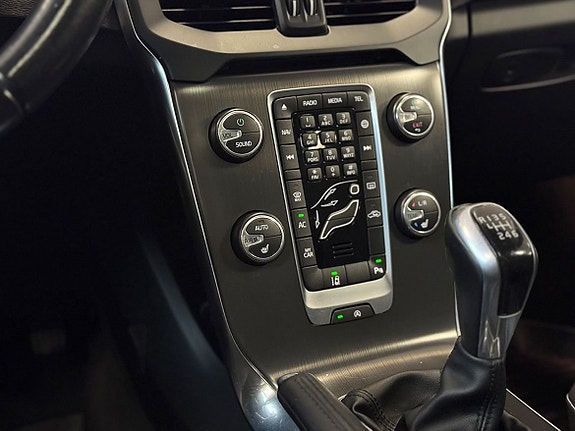Volvo V40 15 of 21