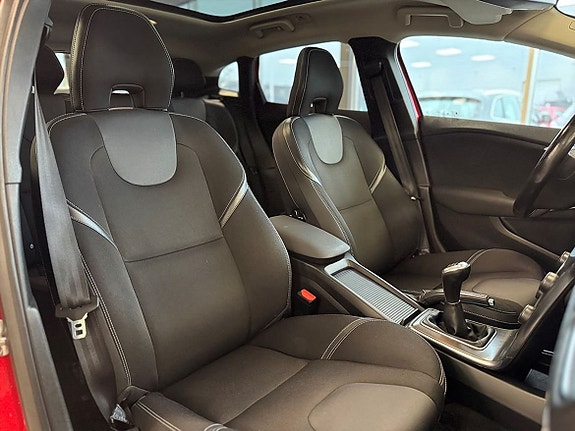 Volvo V40 13 of 21