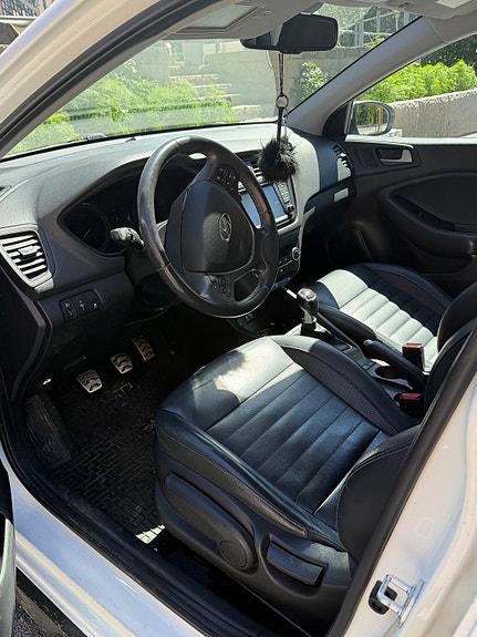 Hyundai i20 4 of 4