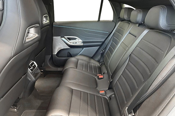 Mercedes-Benz GLC400 13 of 14