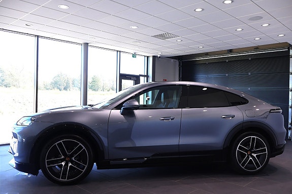 Porsche Cayenne Coupe 9 of 19