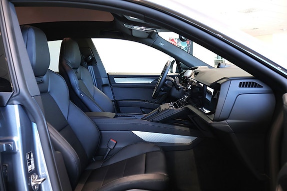 Porsche Cayenne Coupe 14 of 19