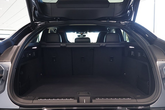 Porsche Cayenne Coupe 18 of 19