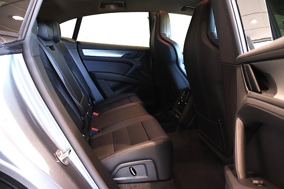 Porsche Cayenne Coupe 17 of 19