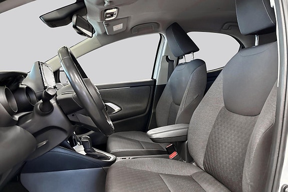 Toyota Yaris 8 of 16