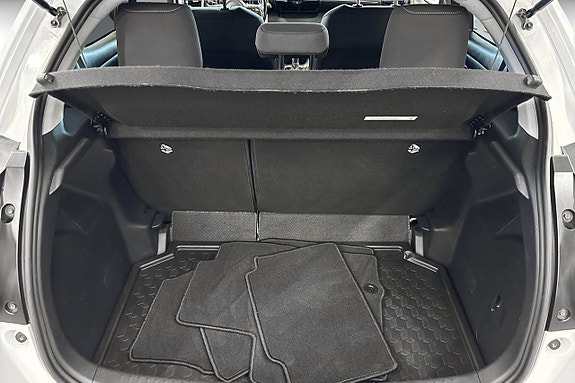 Toyota Yaris 10 of 16