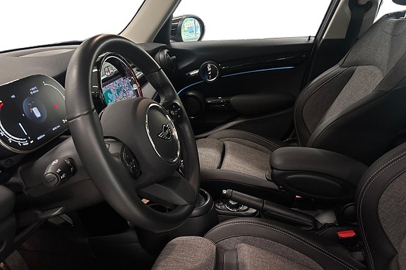 MINI Cooper 12 of 18