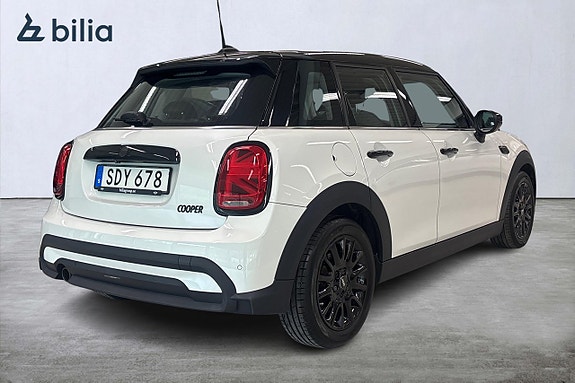 MINI Cooper 17 of 18