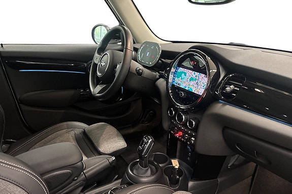 MINI Cooper 6 of 18