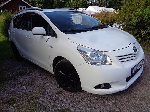 Toyota Verso 2 of 30