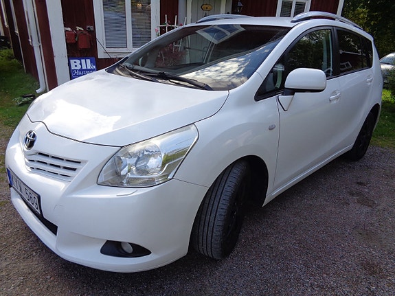 Toyota Verso 3 of 30