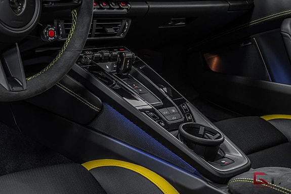 Porsche 911 16 of 23